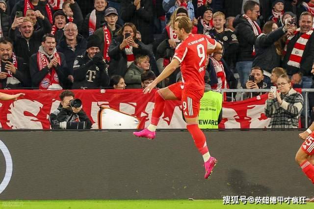 爱游戏入口-拜仁翻盘瑞士，莱万刷新纪录